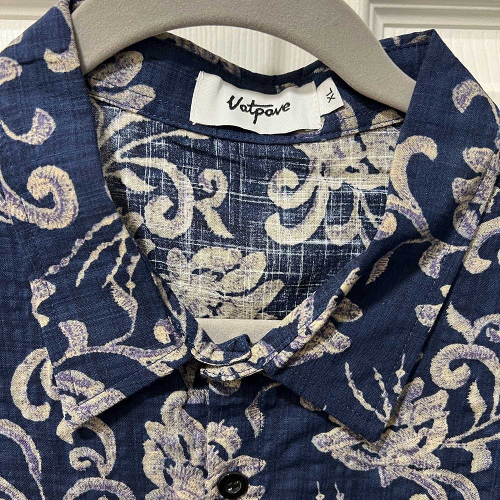 Vintage Navy Floral Shirt (XL)